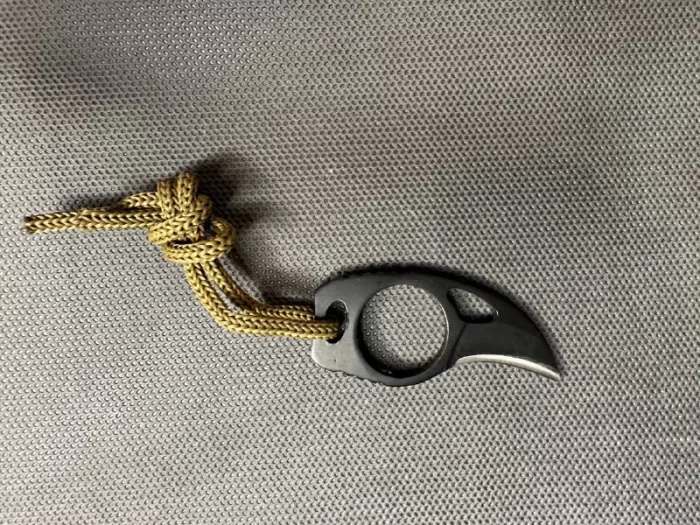 چاقو بند انگشتی قابل حمل بهمراه غلاف