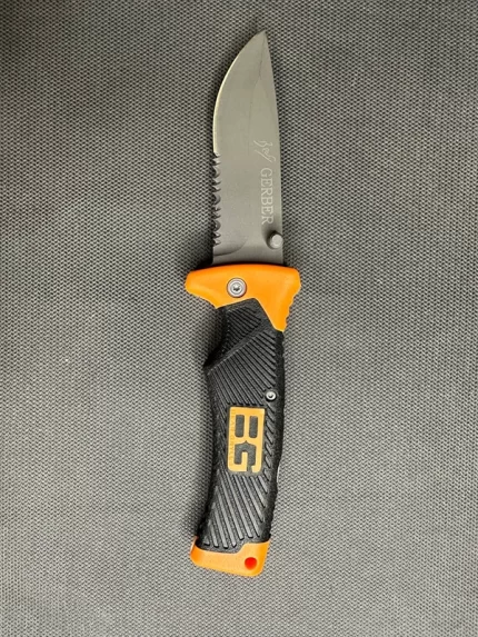 چاقو گربر تاشو به همراه غلاف