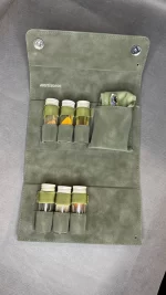 کیف چرمی آشپزی در طبیعت سبز