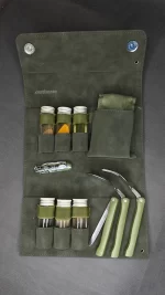 کیف چرمی آشپزی در طبیعت سبز