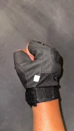 دستکش تاکتیکال اوکلی نیم انگشتی