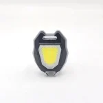 همراه با فندک اتمی، مگنت و بند نگهدارنده. نوردهی با کیفیت و زمان کارکرد ۲ ساعته. ایده‌آل برای سفر، کمپینگ و مواقع اضطراری.