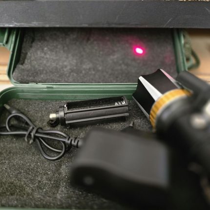 چراغ قوه لیزردار شارژی Police